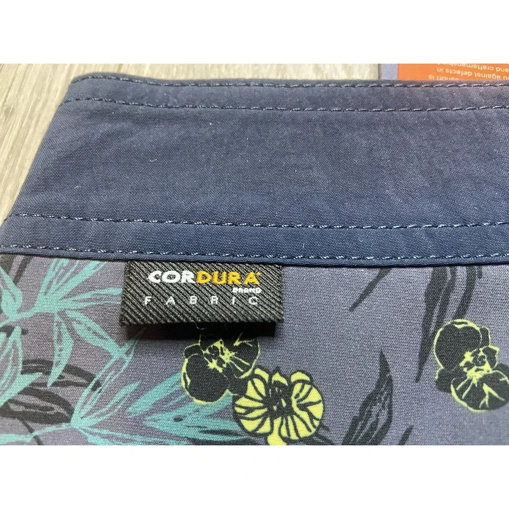 Roark Short Men 28 Navy Floral Boatman 19